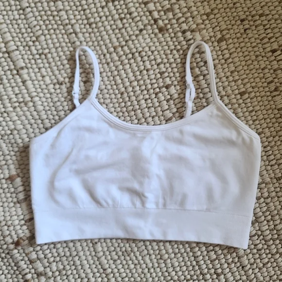 White sports bra - Picture 1 of 3